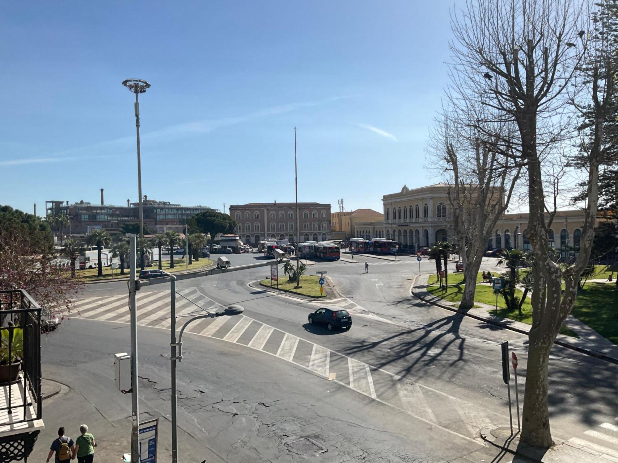Casa Proserpina Aeroporto di Catania Fontana Rossa Esterno foto