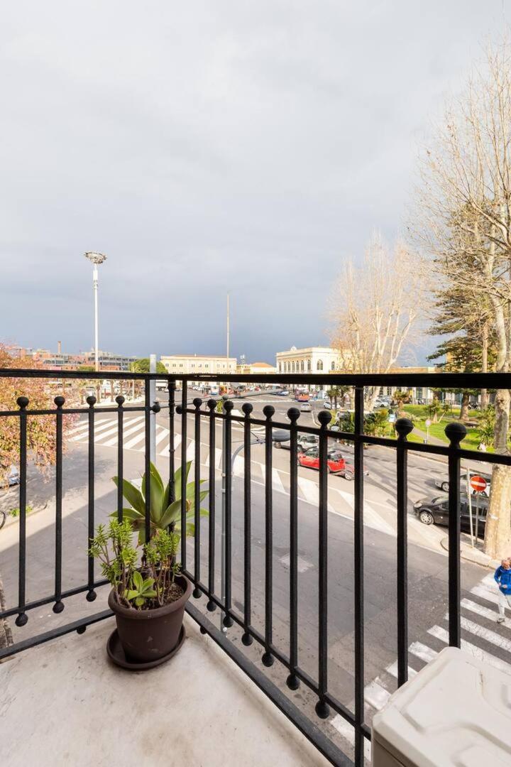 Casa Proserpina Aeroporto di Catania Fontana Rossa Esterno foto